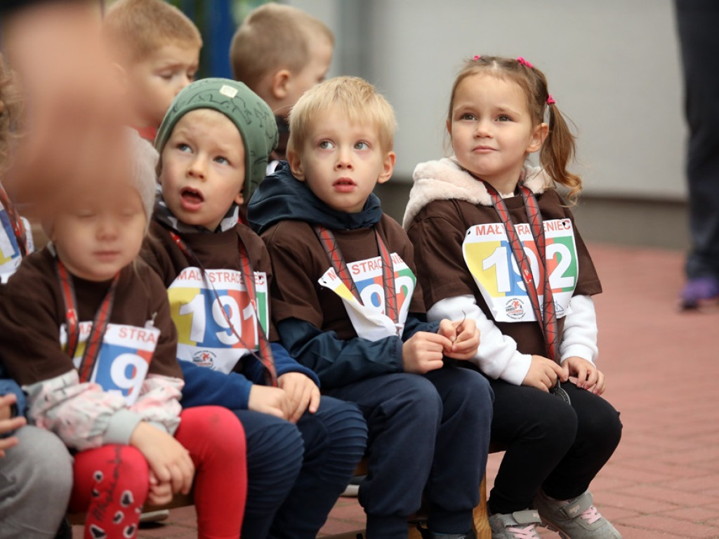 Taki Dzień Przedszkolaka! Dzieci biegały i posadziły drzewko
