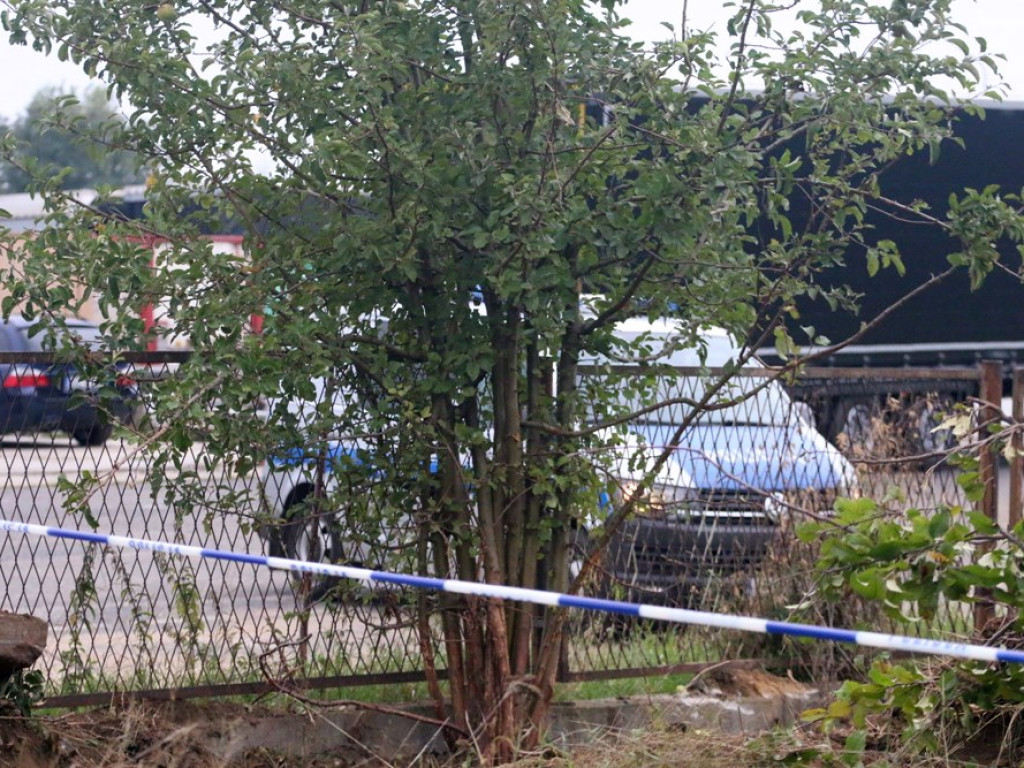 Saperzy, wojsko i policja na miejscu. Rozpoczyna się akcja podejmowania bomby