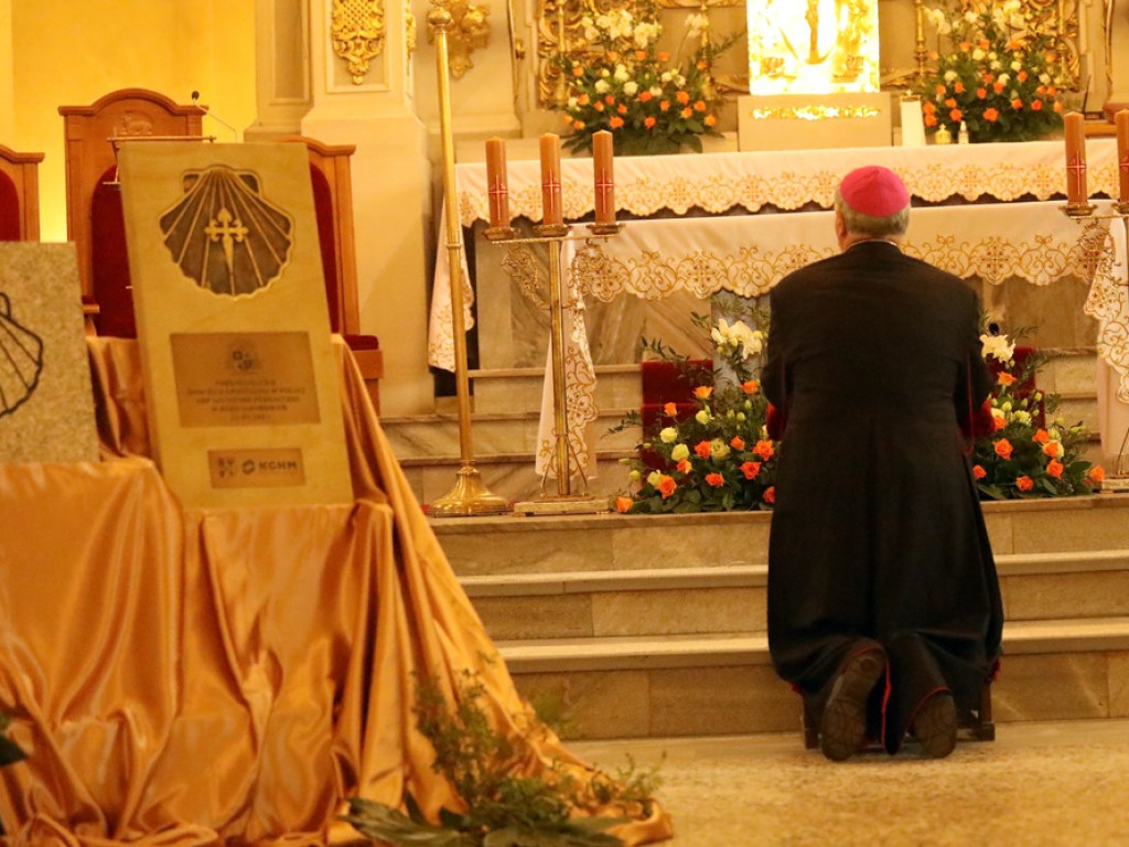 Nuncjusz Apostolski w Głogowie. Ksiądz Czerwiński dostał papieskie wyróżnienie  za szlak [ZDJĘCIA]