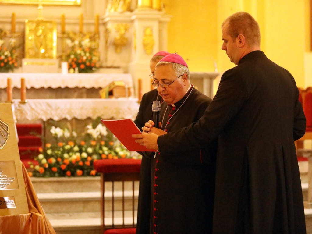 Nuncjusz Apostolski w Głogowie. Ksiądz Czerwiński dostał papieskie wyróżnienie  za szlak [ZDJĘCIA]