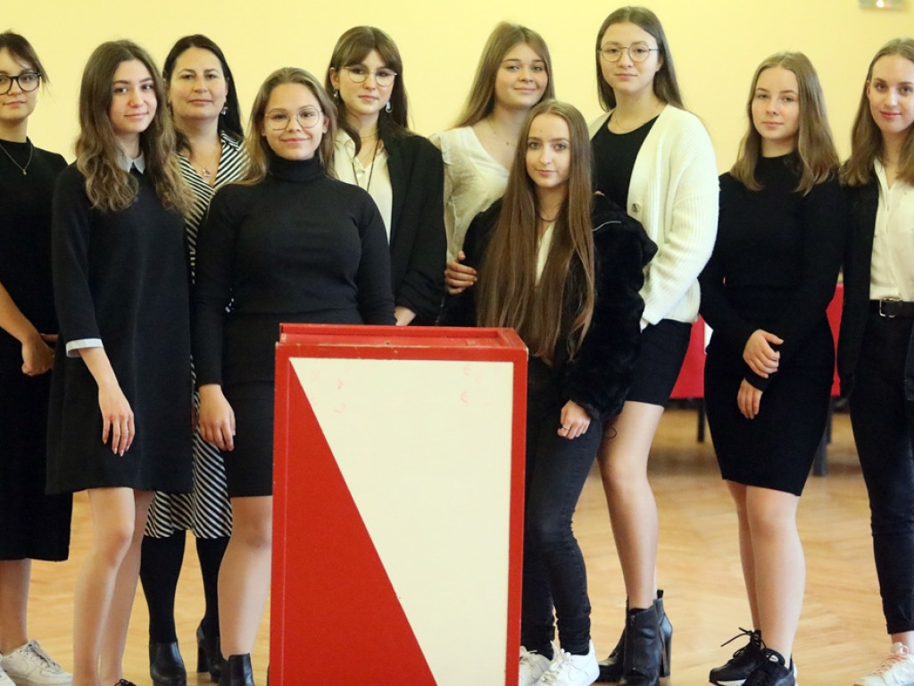 Uczniowie głosują. Nie wszystkie szkoły mają swoich kandydatów [ZDJĘCIA]