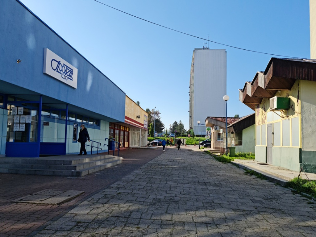 Był tutaj warzywniak, piekarnia i sklepy. Zostały lokale na wynajem oraz wspomnienia [ZDJĘCIA]
