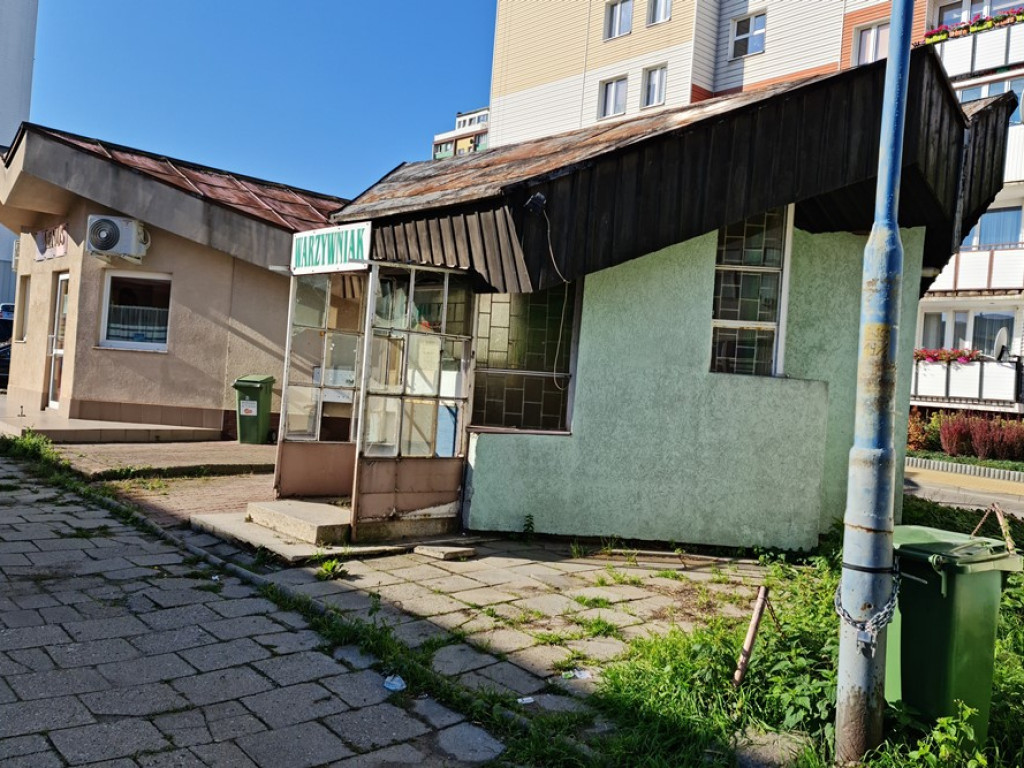 Był tutaj warzywniak, piekarnia i sklepy. Zostały lokale na wynajem oraz wspomnienia [ZDJĘCIA]