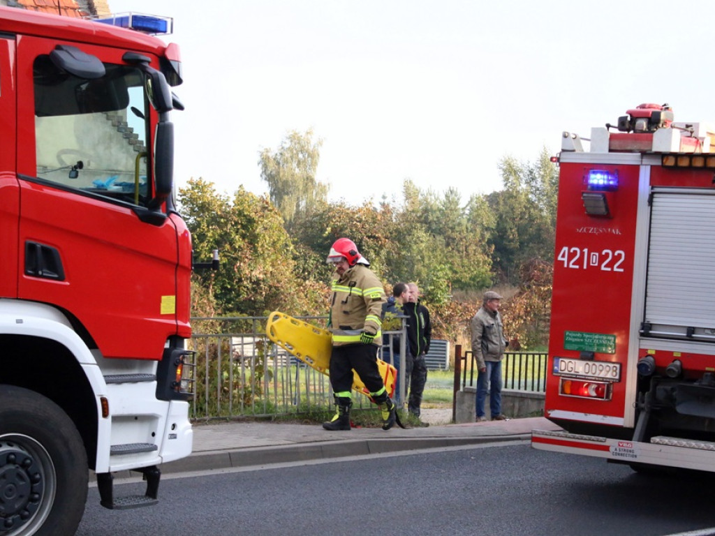 Wypadek na DK 12! Dwie osoby w szpitalu. Toyotą jechały też małe dzieci [ZDJĘCIA]