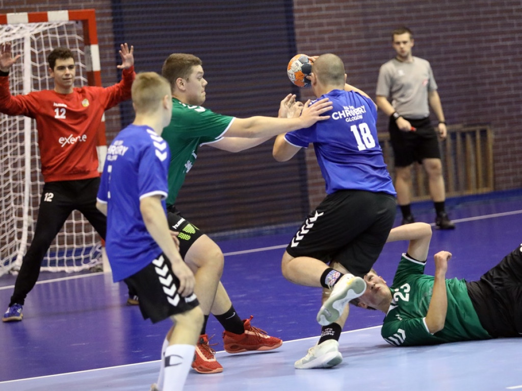 Świetny mecz juniorów Chrobrego! Wygrana po zaciętej walce [ZDJĘCIA]