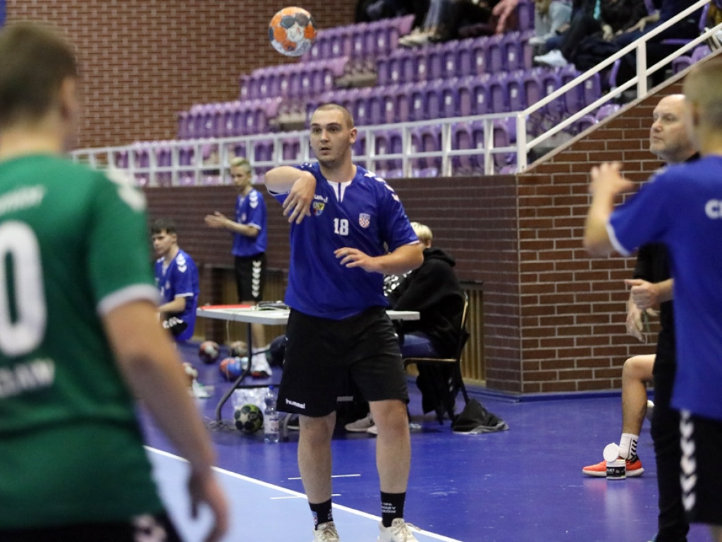 Świetny mecz juniorów Chrobrego! Wygrana po zaciętej walce [ZDJĘCIA]