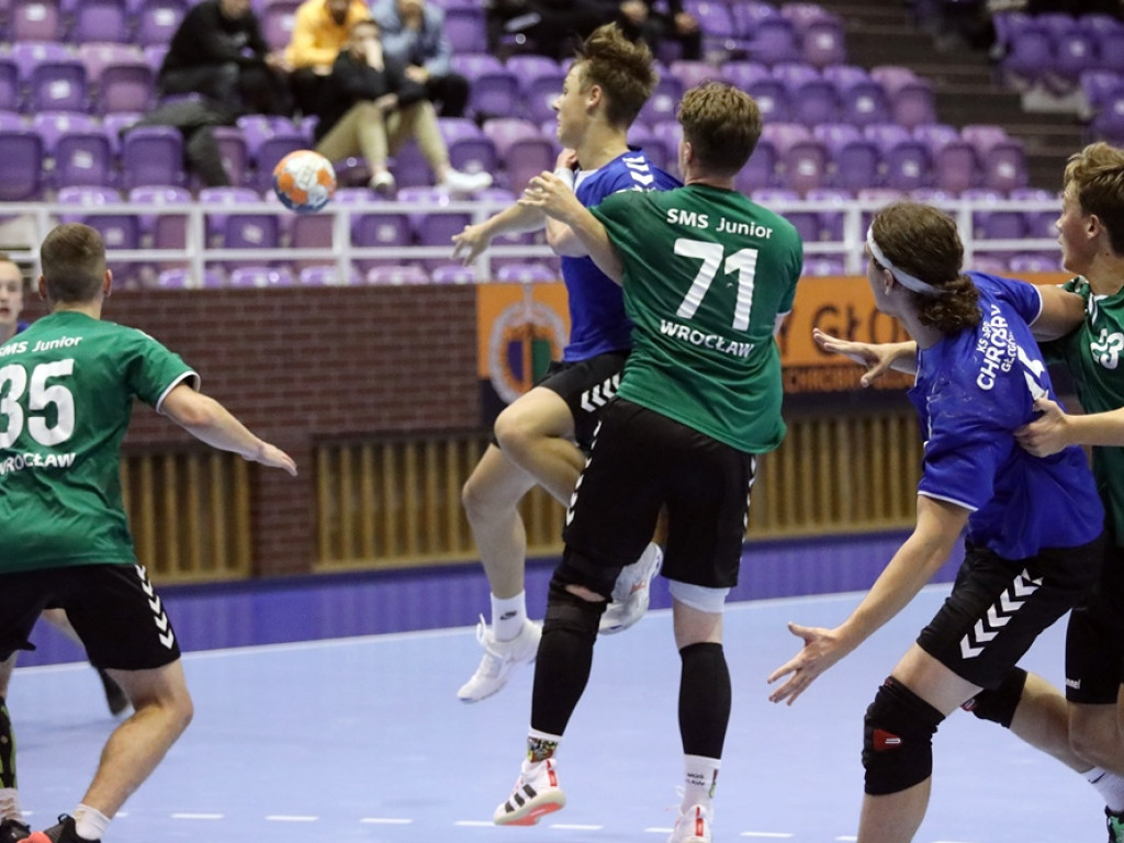 Świetny mecz juniorów Chrobrego! Wygrana po zaciętej walce [ZDJĘCIA]