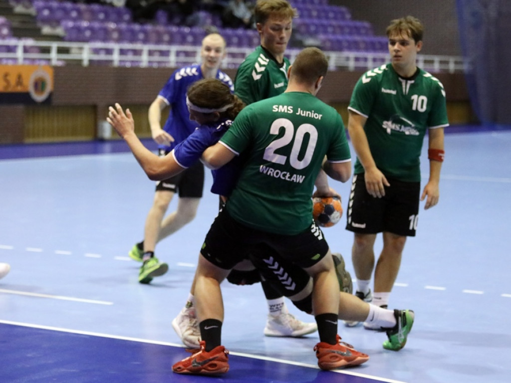 Świetny mecz juniorów Chrobrego! Wygrana po zaciętej walce [ZDJĘCIA]