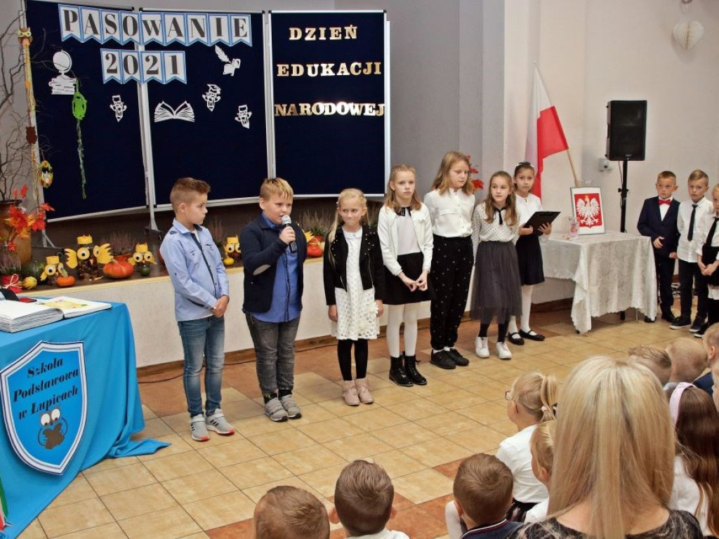 Pierwszoklasiści już po pasowaniu! Dla nich była to ważna uroczystość [ZDJĘCIA]