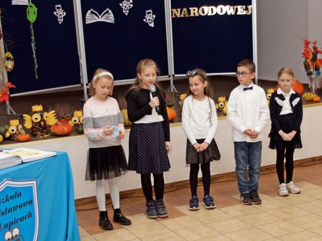 Pierwszoklasiści już po pasowaniu! Dla nich była to ważna uroczystość [ZDJĘCIA]