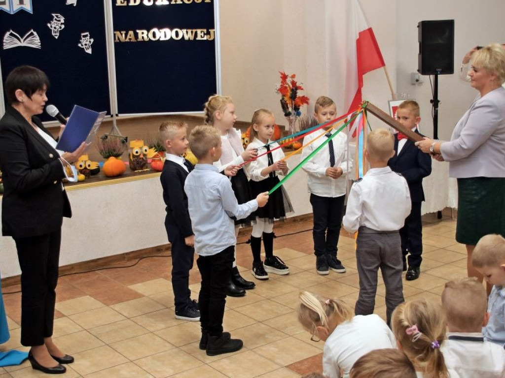 Pierwszoklasiści już po pasowaniu! Dla nich była to ważna uroczystość [ZDJĘCIA]