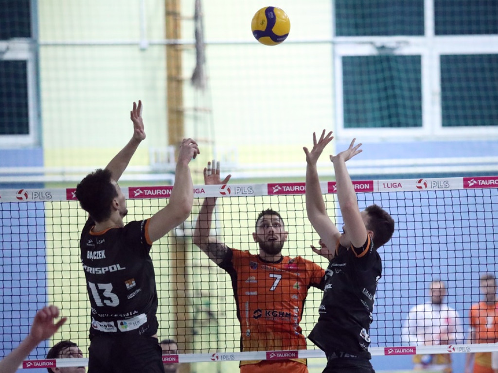 Przegrana w trzech setach przed własną publicznością [ZDJĘCIA]