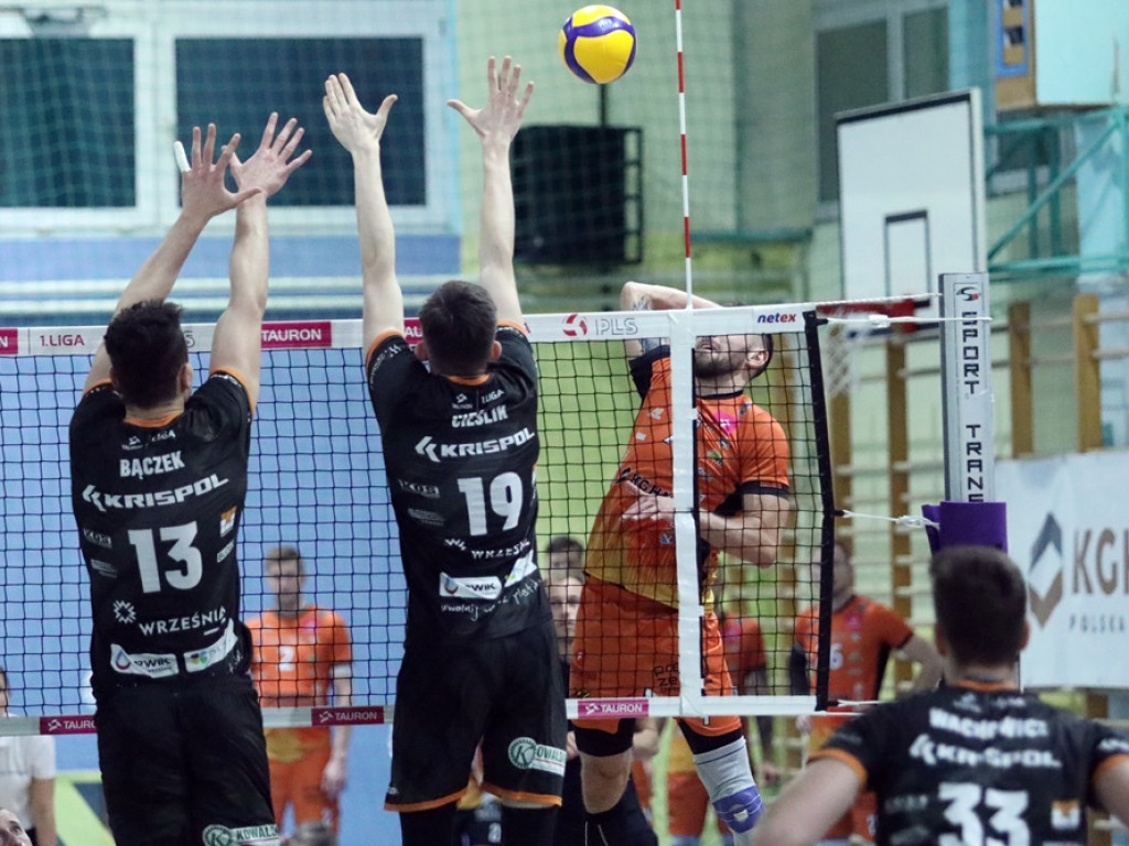 Przegrana w trzech setach przed własną publicznością [ZDJĘCIA]