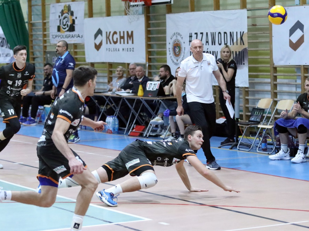 Przegrana w trzech setach przed własną publicznością [ZDJĘCIA]