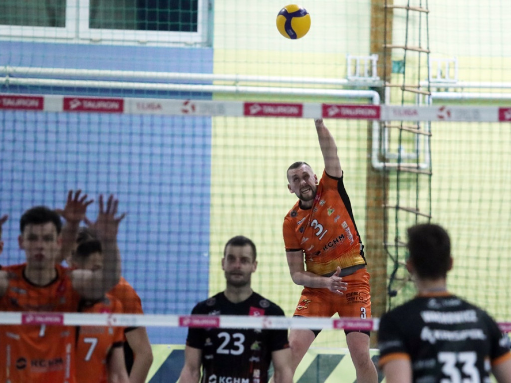 Przegrana w trzech setach przed własną publicznością [ZDJĘCIA]