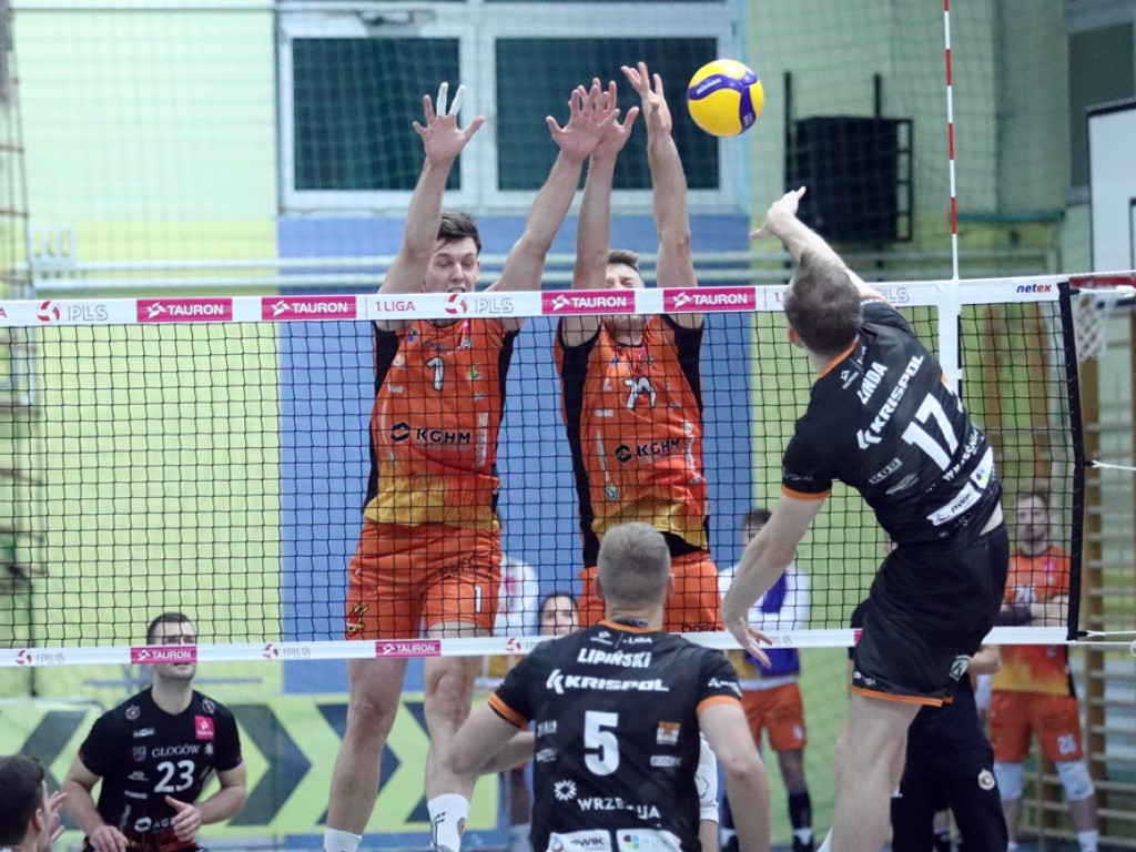 Przegrana w trzech setach przed własną publicznością [ZDJĘCIA]