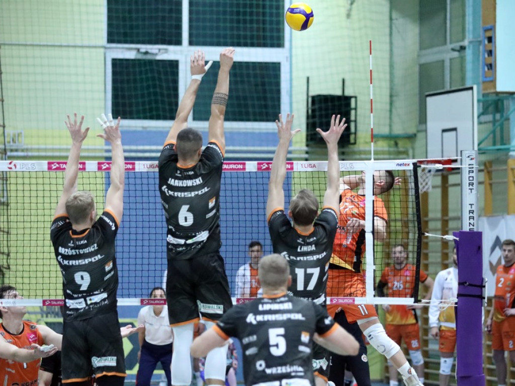 Przegrana w trzech setach przed własną publicznością [ZDJĘCIA]