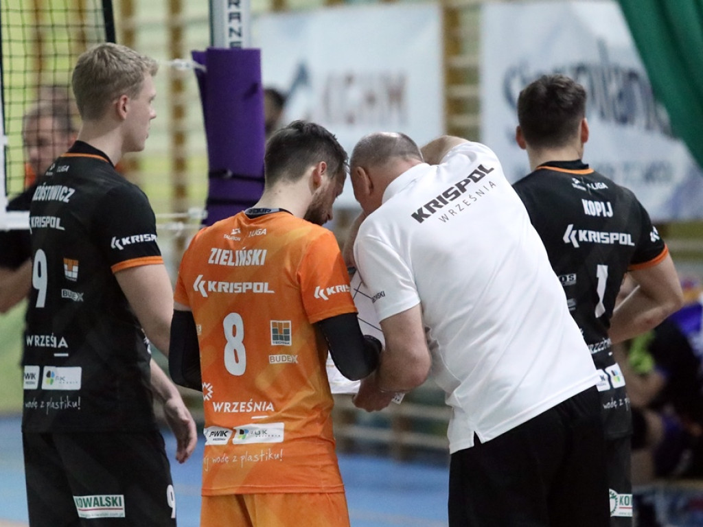 Przegrana w trzech setach przed własną publicznością [ZDJĘCIA]