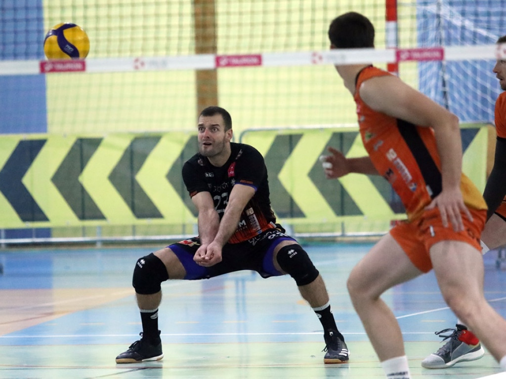 Przegrana w trzech setach przed własną publicznością [ZDJĘCIA]