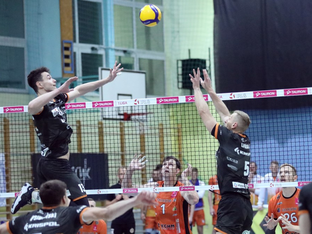 Przegrana w trzech setach przed własną publicznością [ZDJĘCIA]