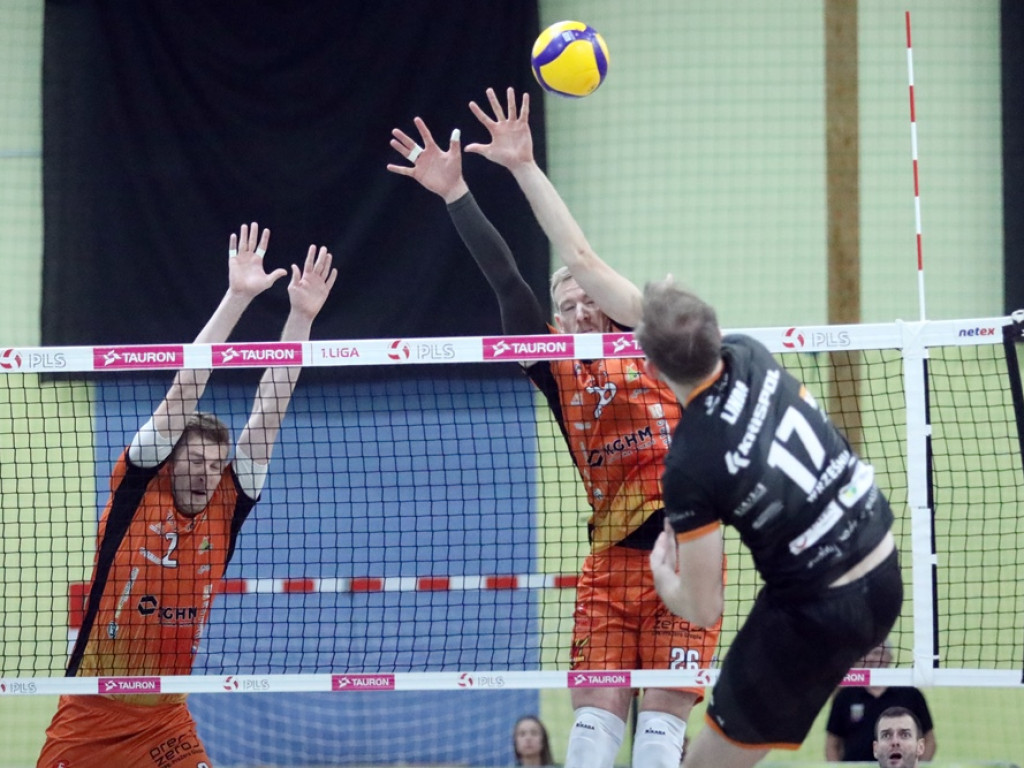 Przegrana w trzech setach przed własną publicznością [ZDJĘCIA]