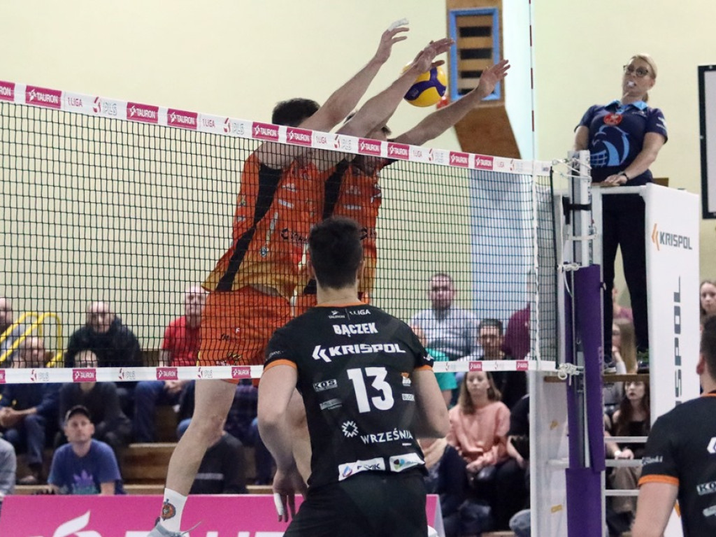 Przegrana w trzech setach przed własną publicznością [ZDJĘCIA]