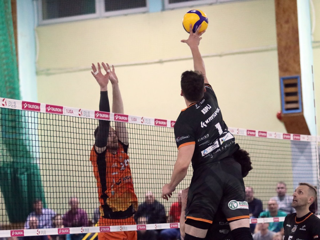 Przegrana w trzech setach przed własną publicznością [ZDJĘCIA]