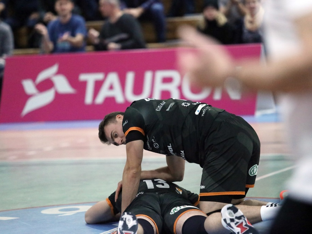 Przegrana w trzech setach przed własną publicznością [ZDJĘCIA]