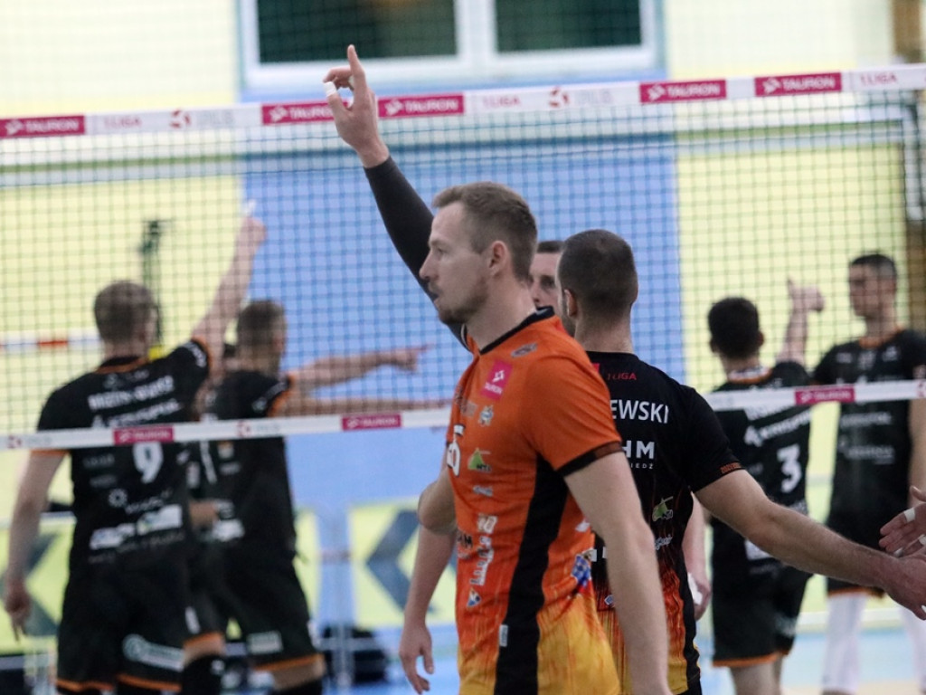 Przegrana w trzech setach przed własną publicznością [ZDJĘCIA]