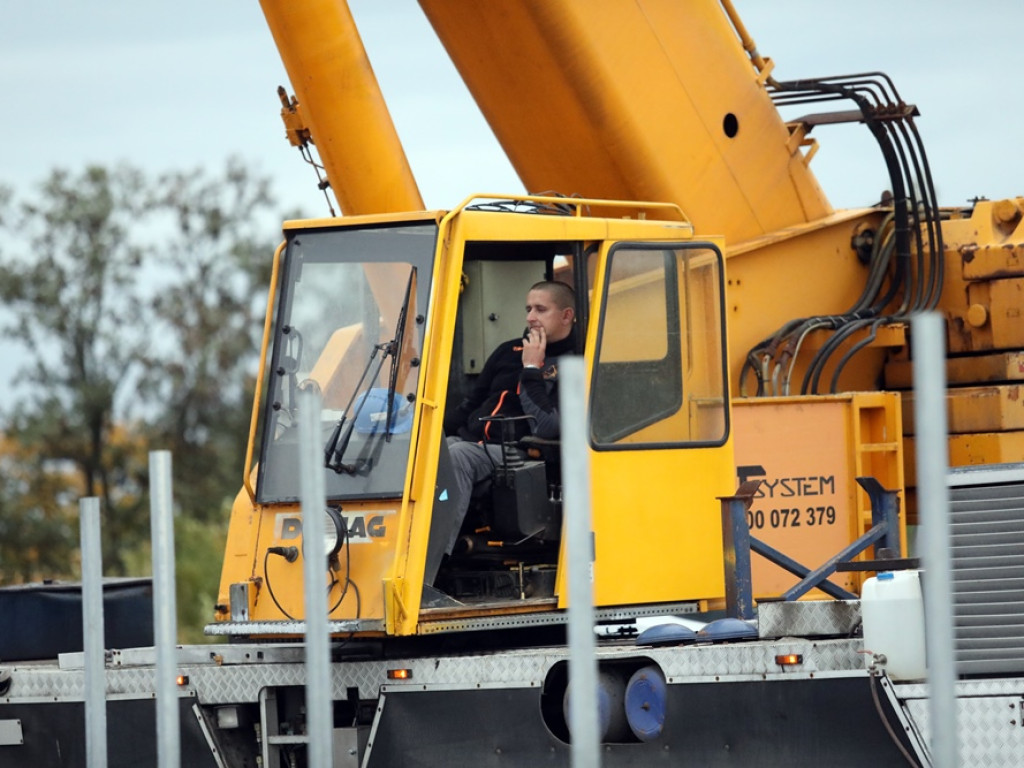 Hutnicza kadź stanęła na nowym rondzie [ZDJĘCIA]