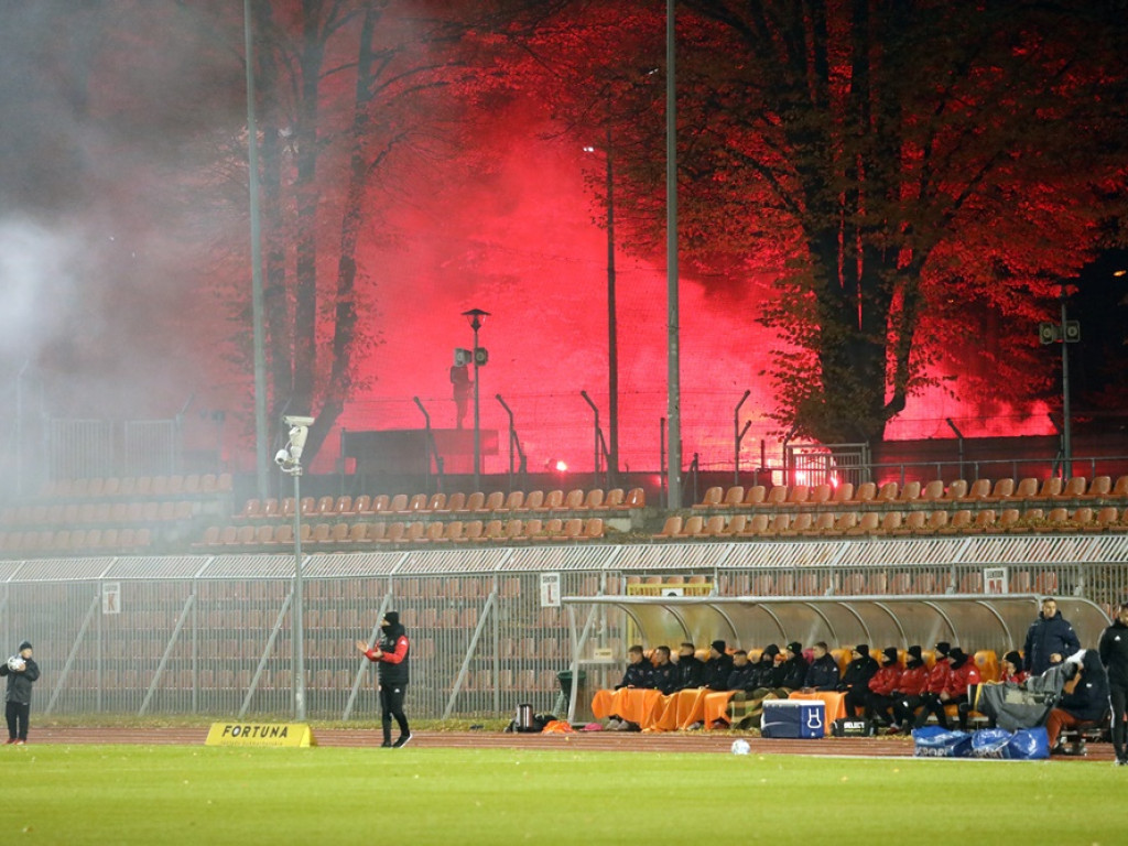 Derby na remis. Chrobry podzielił się punktami z Miedzią [ZDJĘCIA]