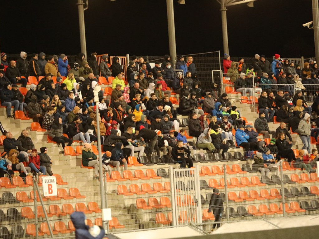 Derby na remis. Chrobry podzielił się punktami z Miedzią [ZDJĘCIA]