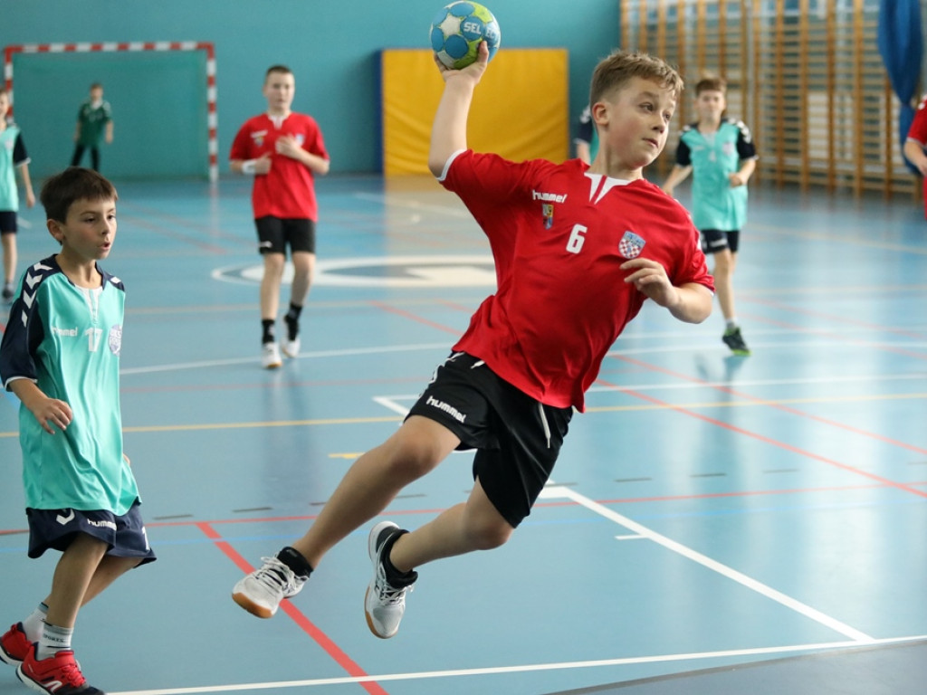 To był ich pierwszy turniej! Dzieci Chrobrego zagrały przed własną publicznością [ZDJĘCIA]