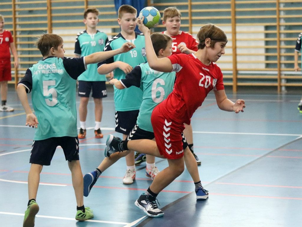 To był ich pierwszy turniej! Dzieci Chrobrego zagrały przed własną publicznością [ZDJĘCIA]