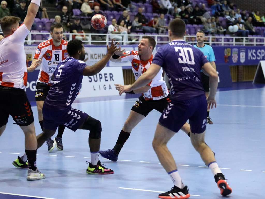 Piękny mecz Chrobrego! Wybrzeże pokonane [ZDJĘCIA]