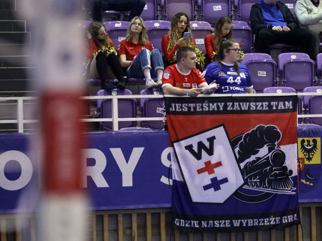 Piękny mecz Chrobrego! Wybrzeże pokonane [ZDJĘCIA]