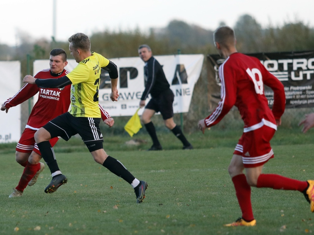 Z pięściami na sędziego! Skandal podczas meczu w Serbach [ZDJĘCIA]