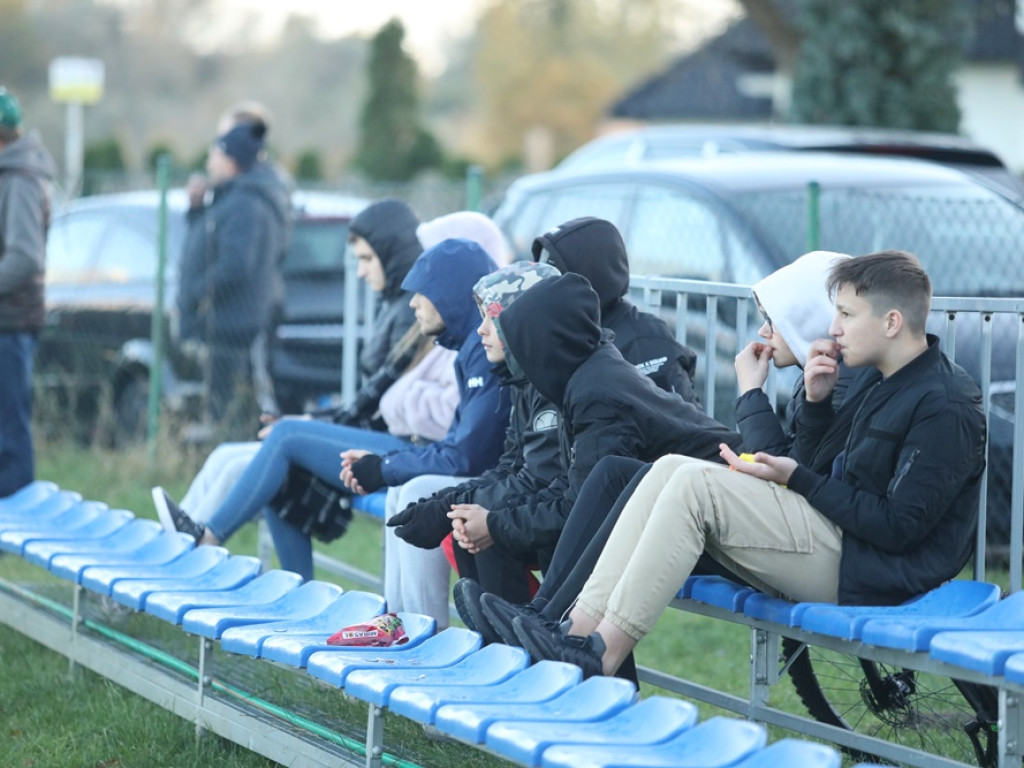 Z pięściami na sędziego! Skandal podczas meczu w Serbach [ZDJĘCIA]