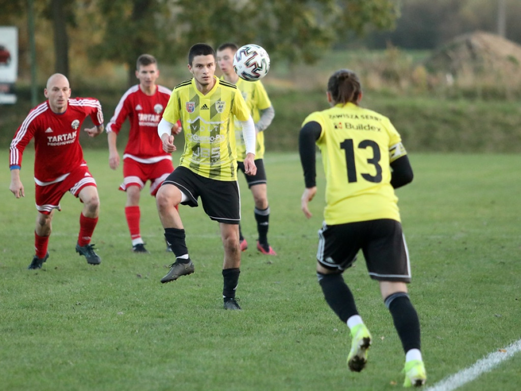 Z pięściami na sędziego! Skandal podczas meczu w Serbach [ZDJĘCIA]