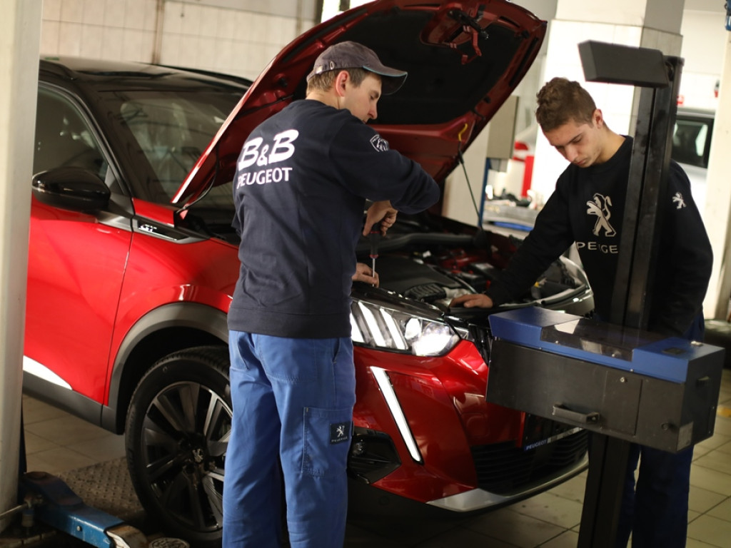 U nas naprawisz każde auto. Mamy 30-letnie doświadczenie na rynku