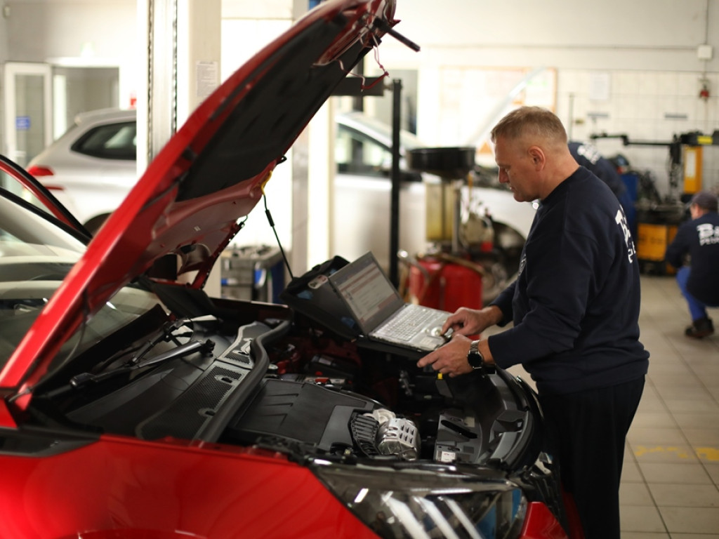U nas naprawisz każde auto. Mamy 30-letnie doświadczenie na rynku