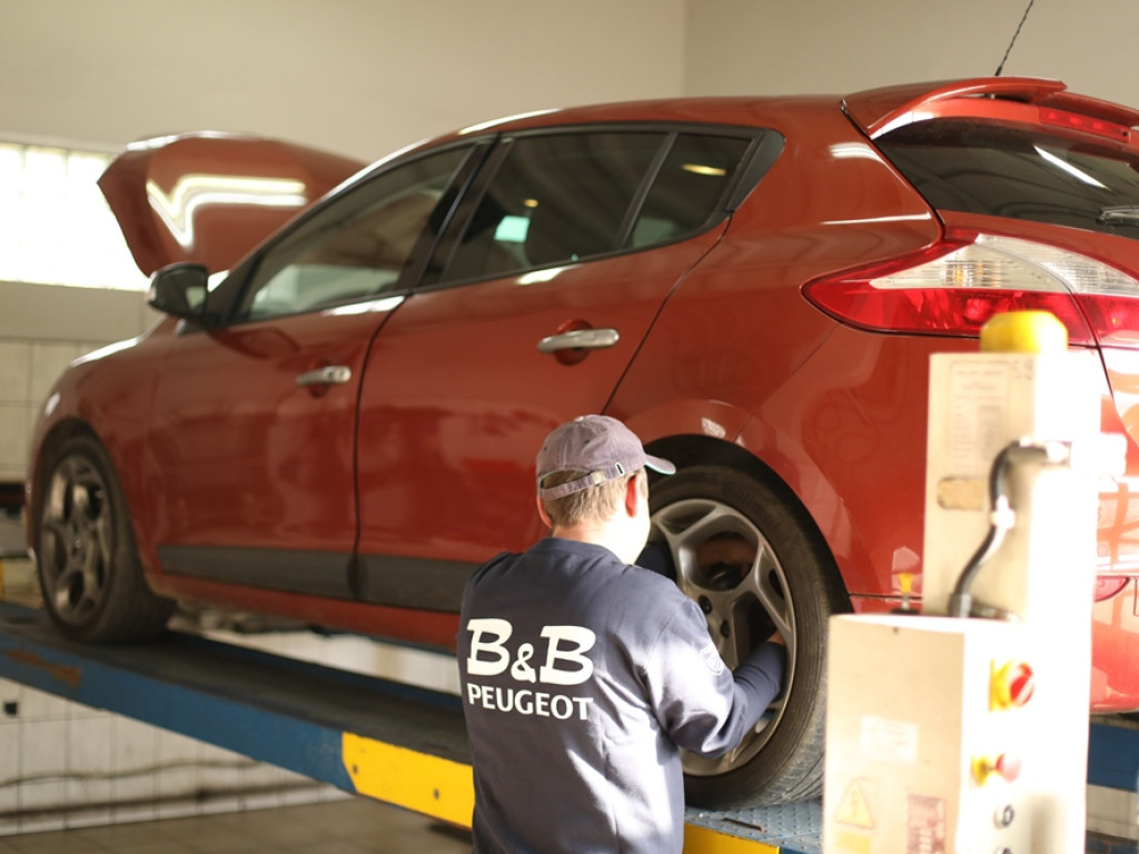 U nas naprawisz każde auto. Mamy 30-letnie doświadczenie na rynku