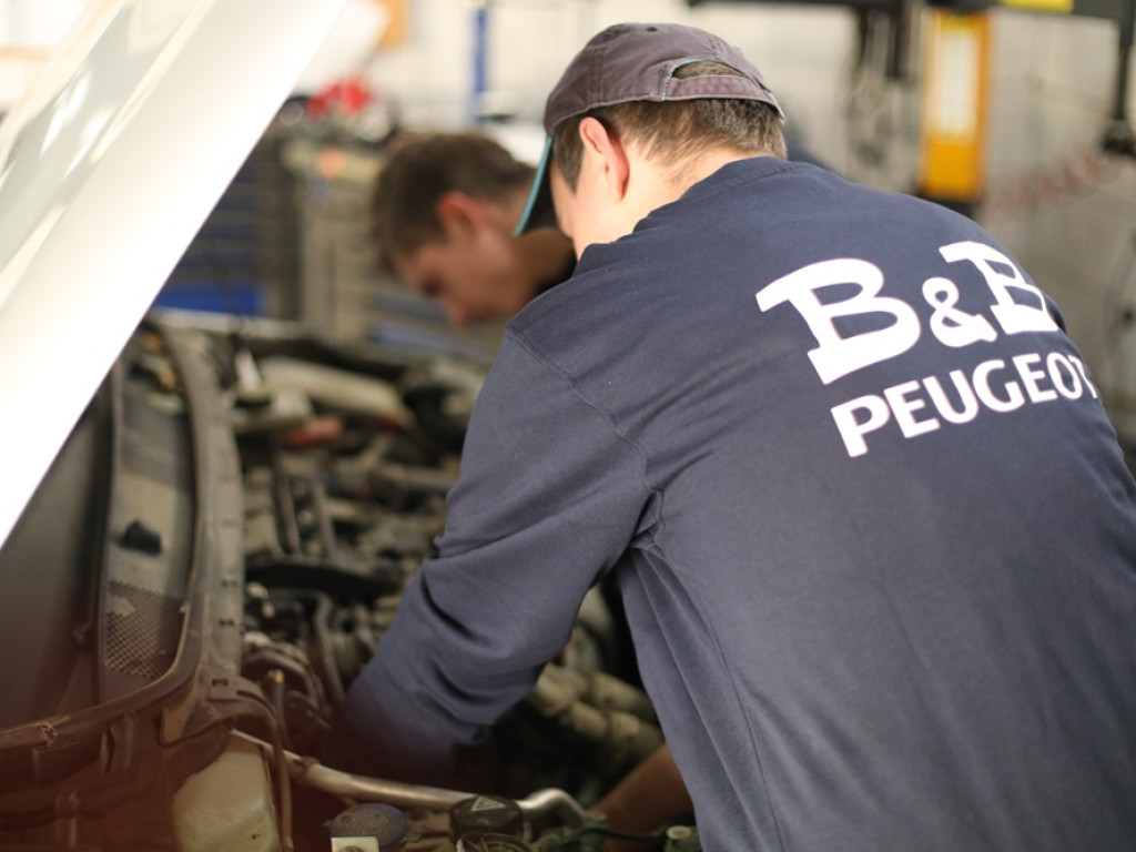 U nas naprawisz każde auto. Mamy 30-letnie doświadczenie na rynku