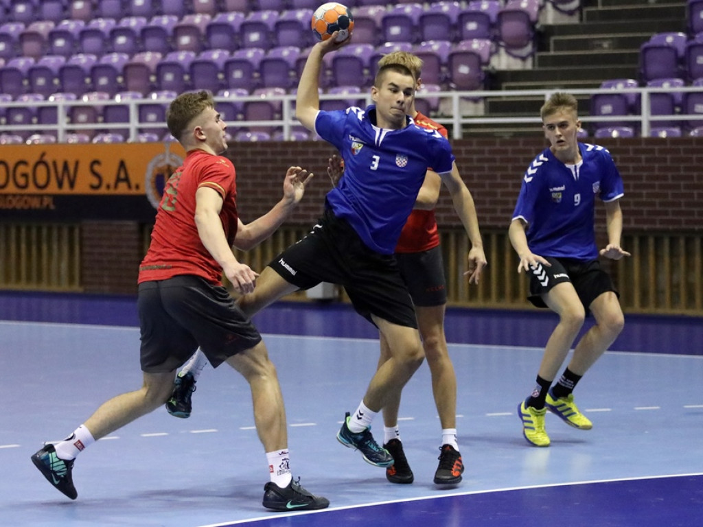 Julian Reszczyński rzucił aż 16 bramek! Juniorzy Chrobrego rozbili rywali