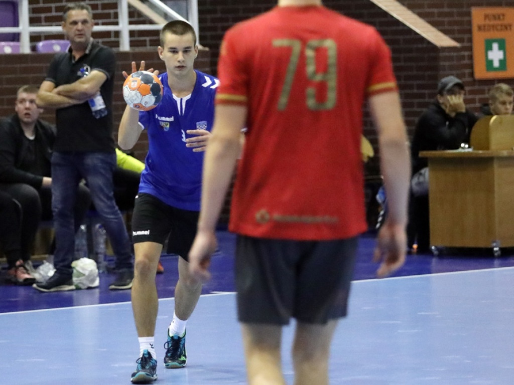 Julian Reszczyński rzucił aż 16 bramek! Juniorzy Chrobrego rozbili rywali