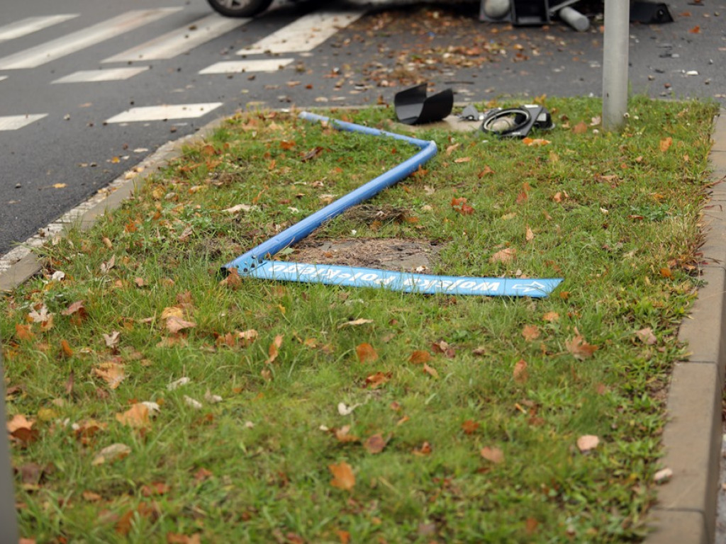 Wypadek! Wjechała na skrzyżowanie na czerwonym świetle! [ZDJĘCIA]