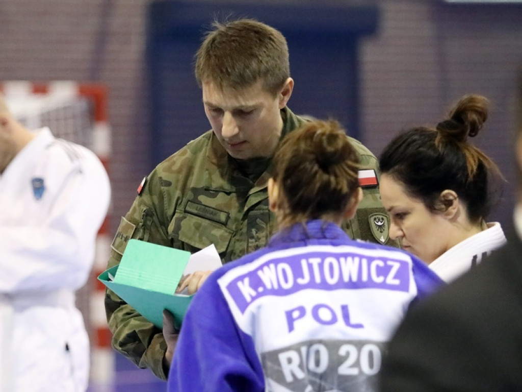 Wojskowi na macie. W Głogowie trwają duże zawody w judo [ZDJĘCIA]
