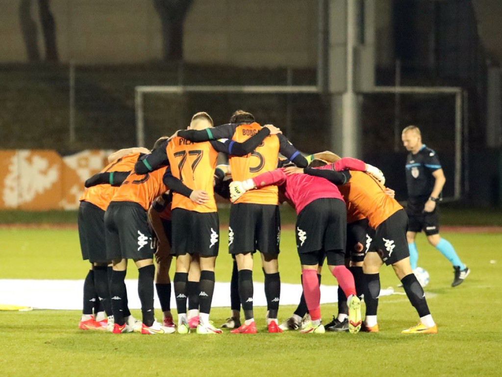 Chrobry przerwał serię meczów bez zwycięstwa. Pokonał Sandecję [ZDJĘCIA]
