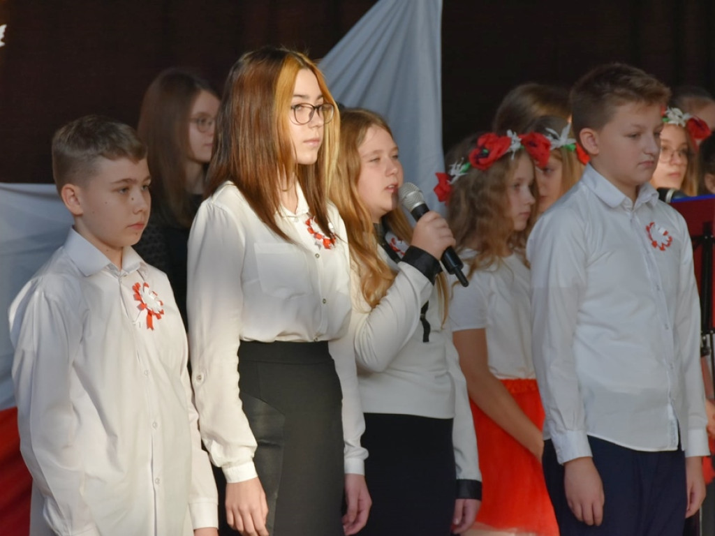 Patriotycznie w Kotli. Mieszkańcy zorganizowali zbiórkę dla pani Doroty [ZDJĘCIA]
