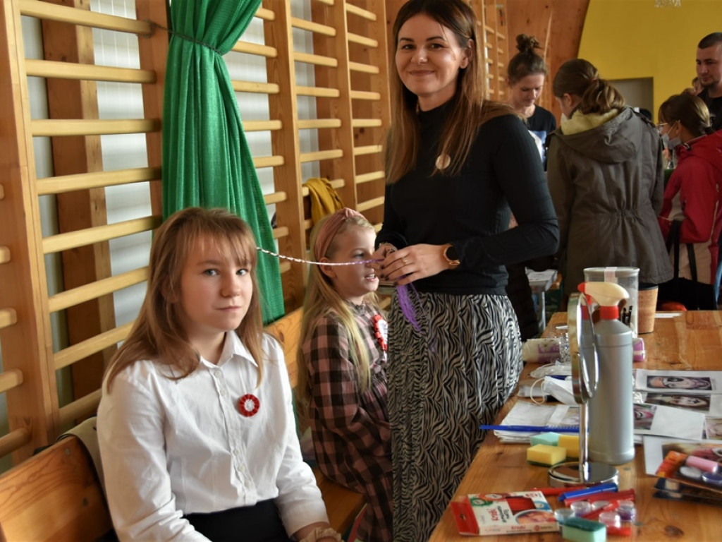 Patriotycznie w Kotli. Mieszkańcy zorganizowali zbiórkę dla pani Doroty [ZDJĘCIA]